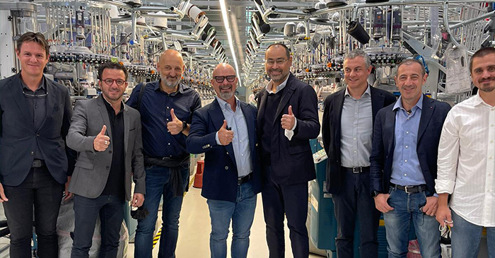 Una delegación del Grupo Lonati visitando Alpin Socks